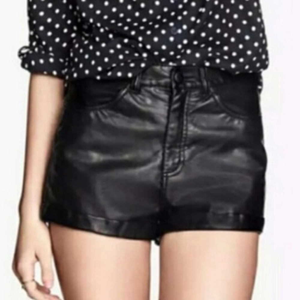 NWT Divided by H&M Faux Leather Cuffed Shorts Size 6 Black